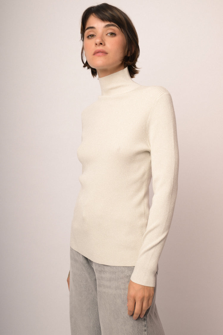 Lupetto in maglia lurex avorio con bottoni sul retro