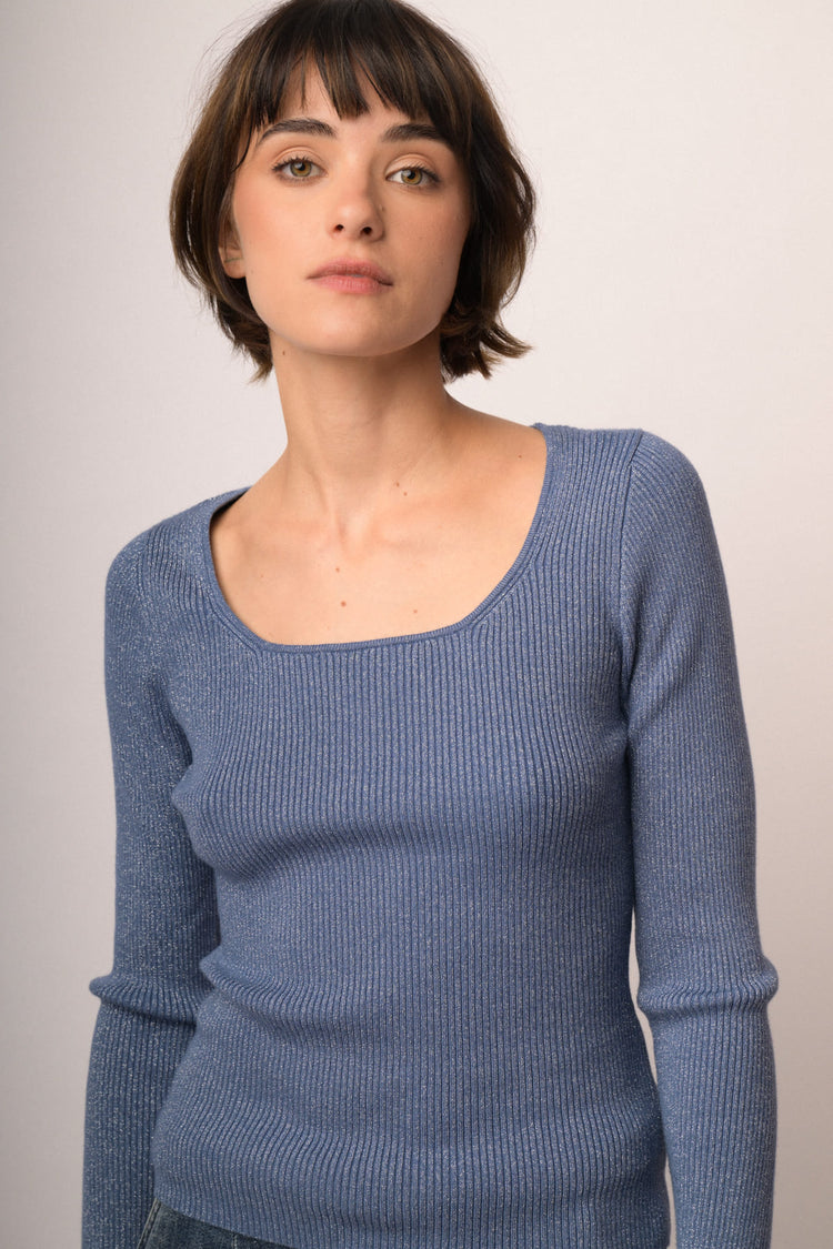 Pull in maglia lurex a costine carta da zucchero