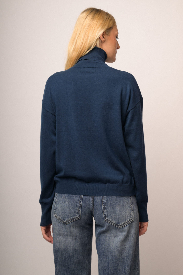 Maglia collone con bottoni
