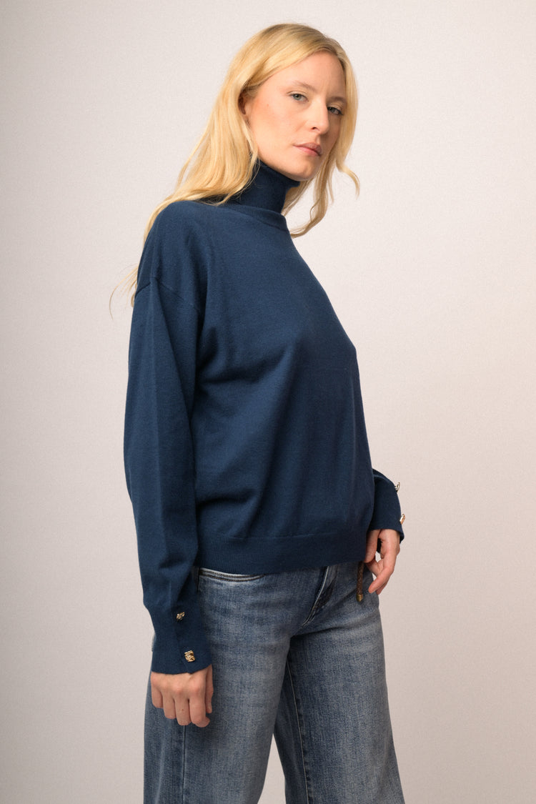 Maglia collone con bottoni