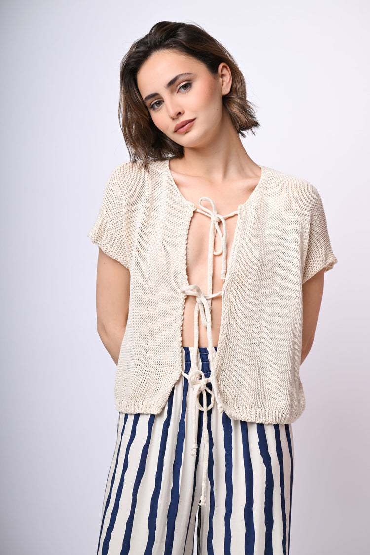 Top in maglia con laccetti
