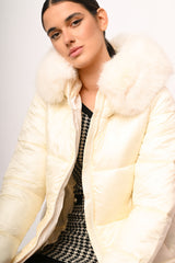 Piumino con cappuccio in faux fur