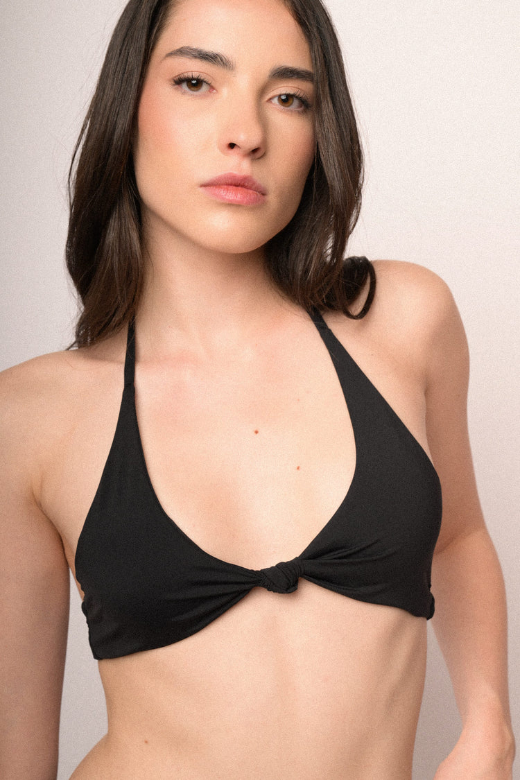 Top per bikini con nodo nero