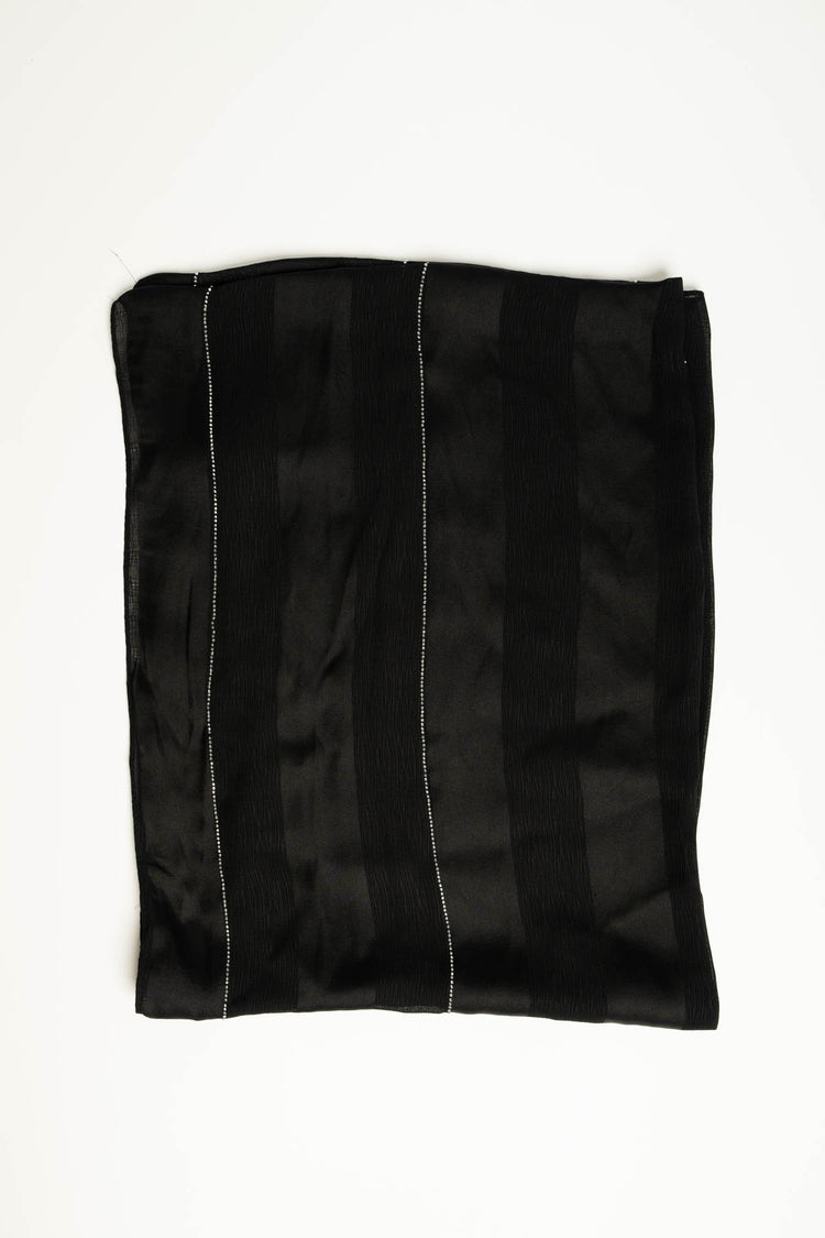 Stola in raso nero a righe con strass