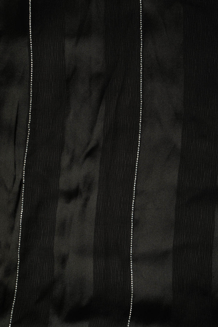 Stola in raso nero a righe con strass