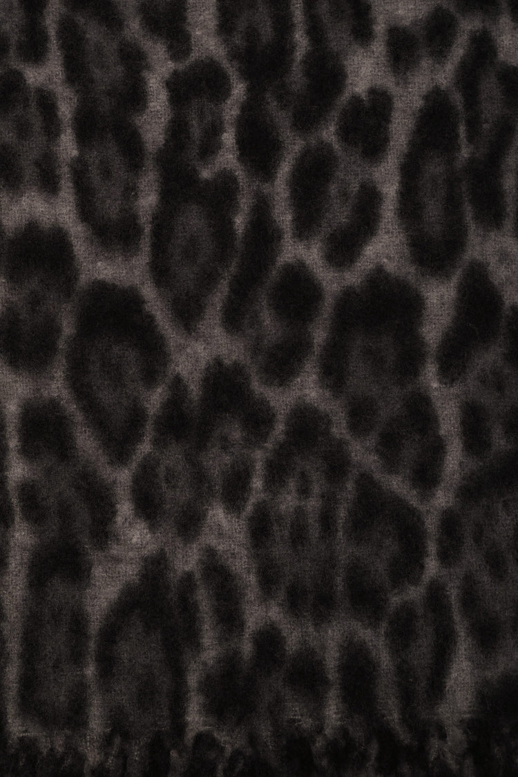 Sciarpa animalier con frange