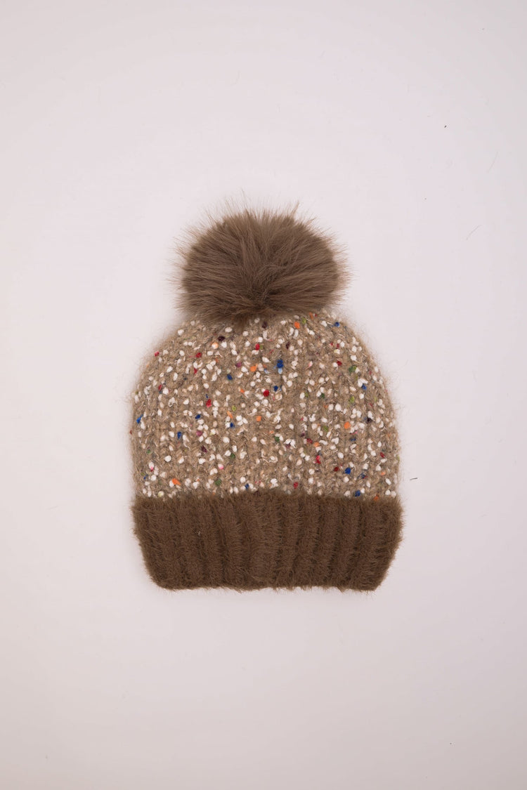 Berretto in maglia con pompon