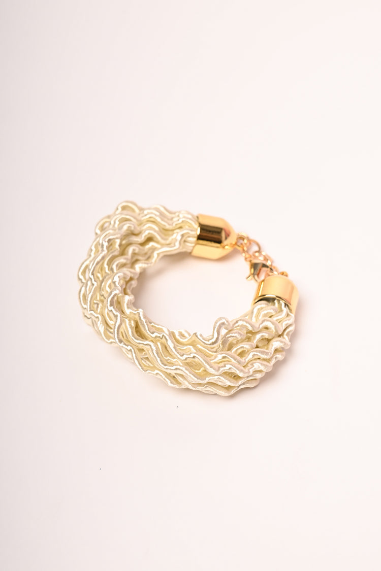 Bracciale con fili ondulati