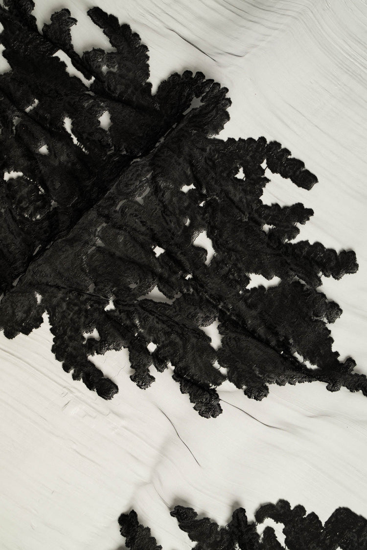 Stola in dévoré con motivo paisley e floreale nero