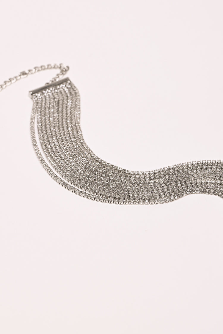 Choker a fili multipli con strass