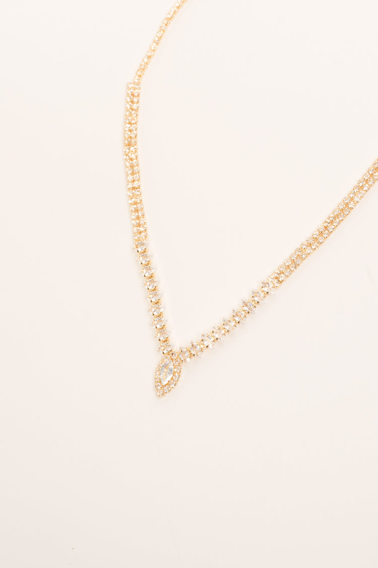Collana in metallo dorato con strass