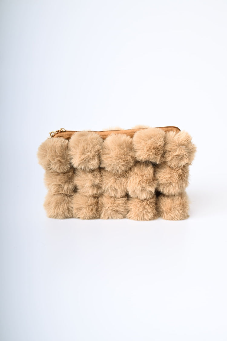 Borsa a pompon in faux fur