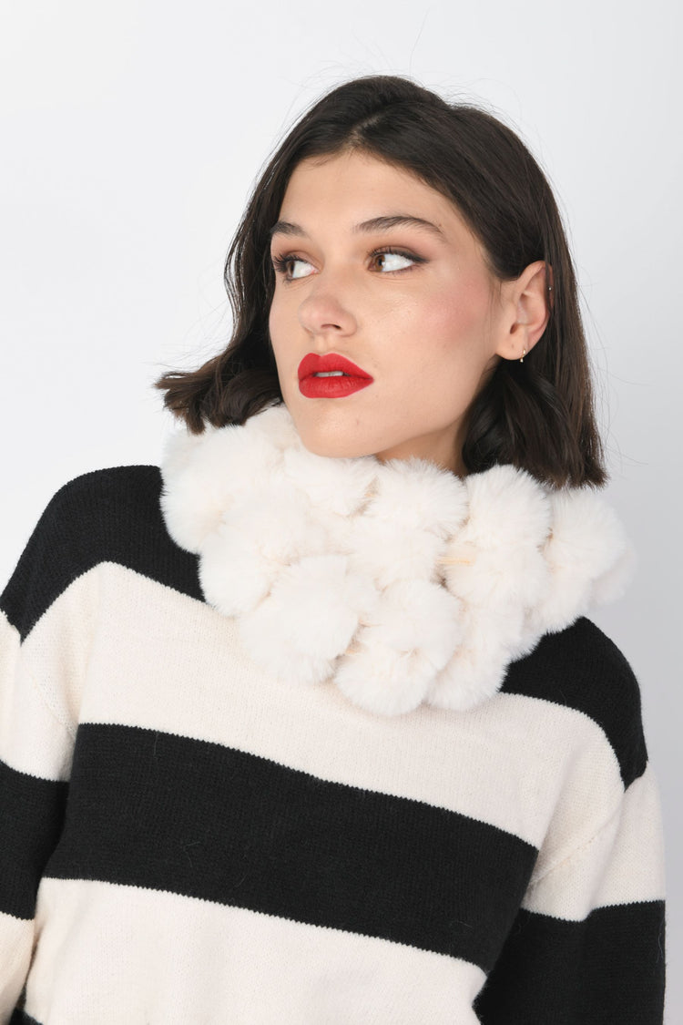 Sciarpa in faux fur a pompon
