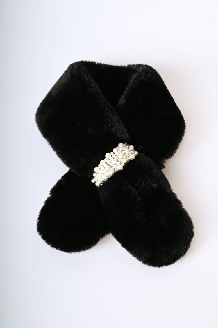 Sciarpa in faux fur con perle