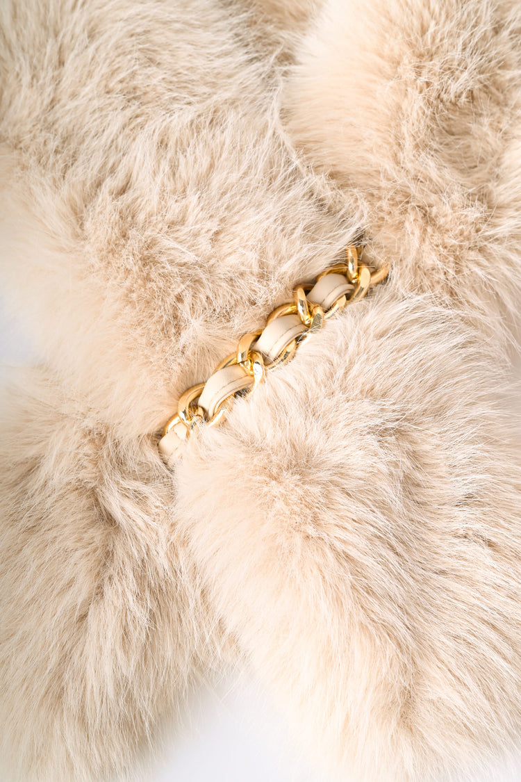 Sciarpa in faux fur con catenella