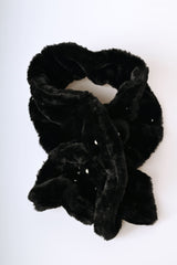 Sciarpa in faux fur con perle