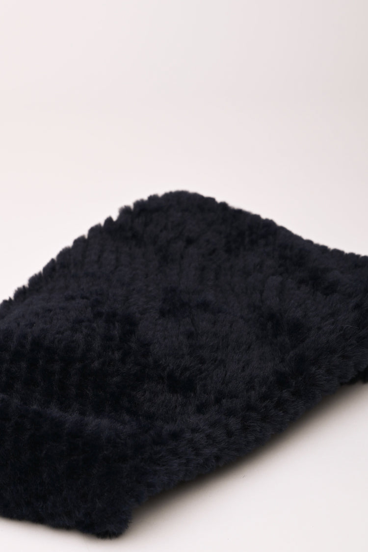 Collo con design attorcigliato