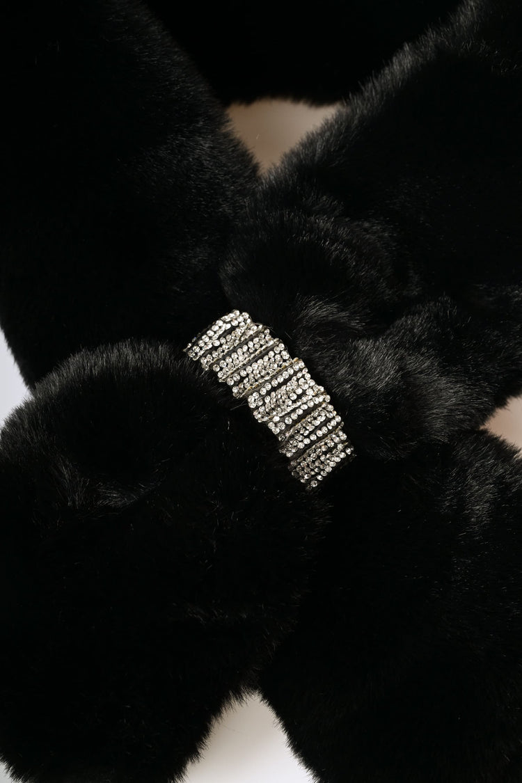 Sciarpa in faux fur con strass