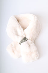 Sciarpa in faux fur con strass