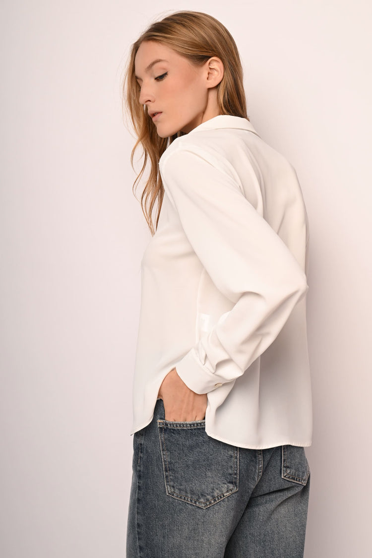 Camicia con bottoni dorati