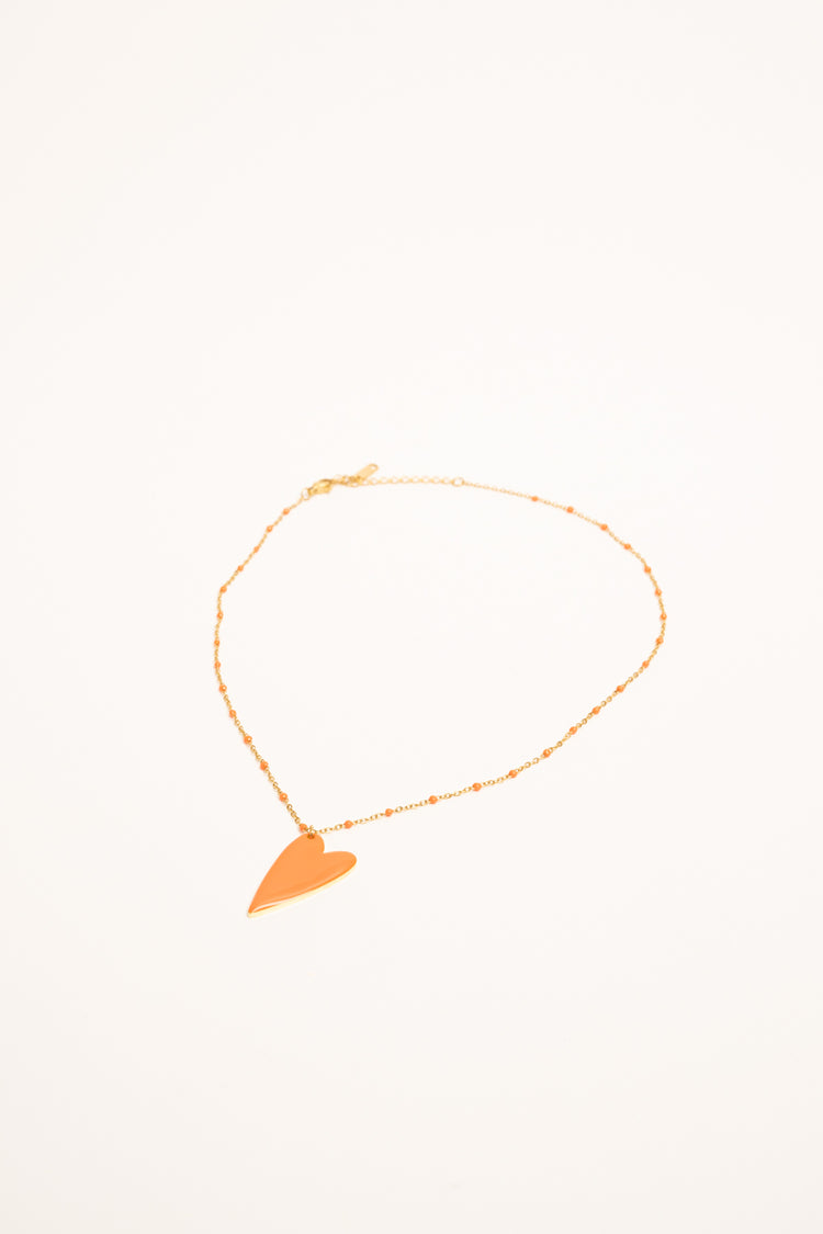 Collana con pendente a cuore arancione
