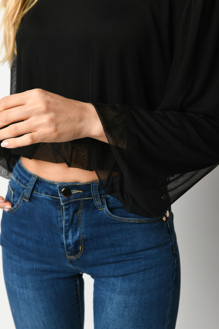 Top crop in tulle