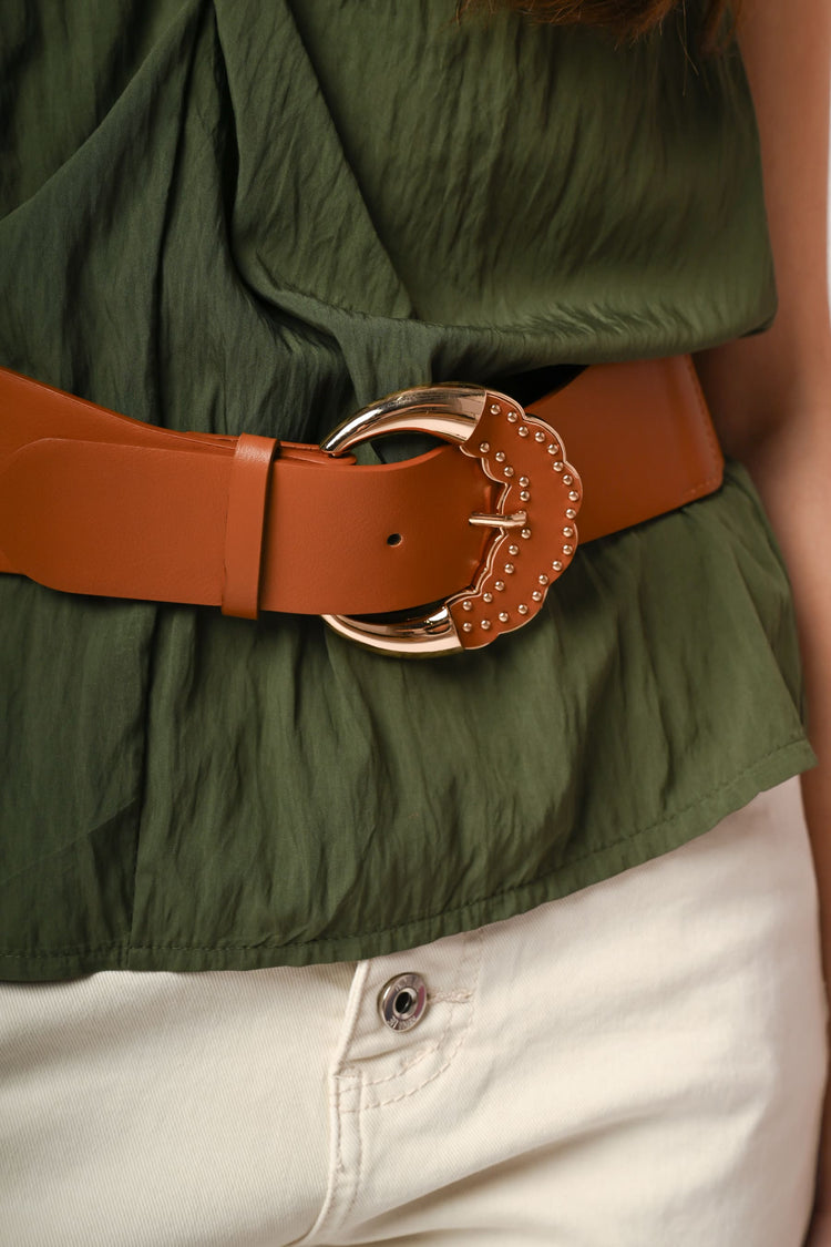 Cintura elastica con fibbia tonda e mini borchie
