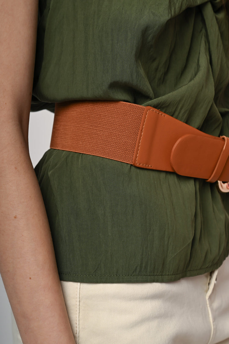 Cintura elastica con fibbia tonda e mini borchie