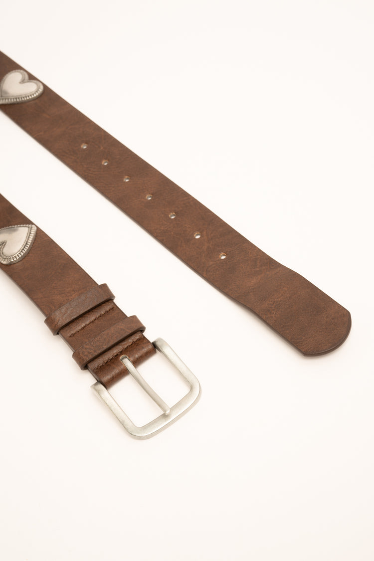 Cintura in similpelle marrone con decorazione a cuori