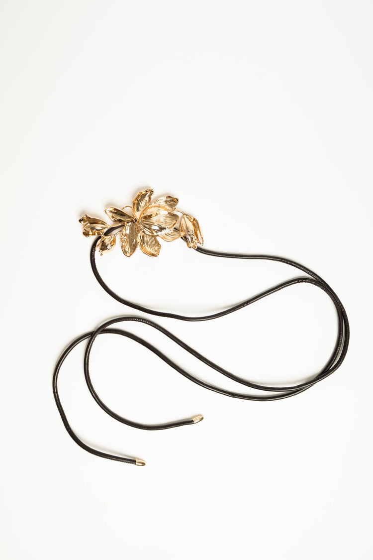 Fusciacca sottile con fiore gioiello oro