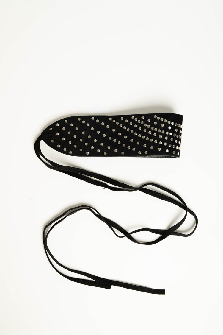 Cintura a fascia nera con mini borchie
