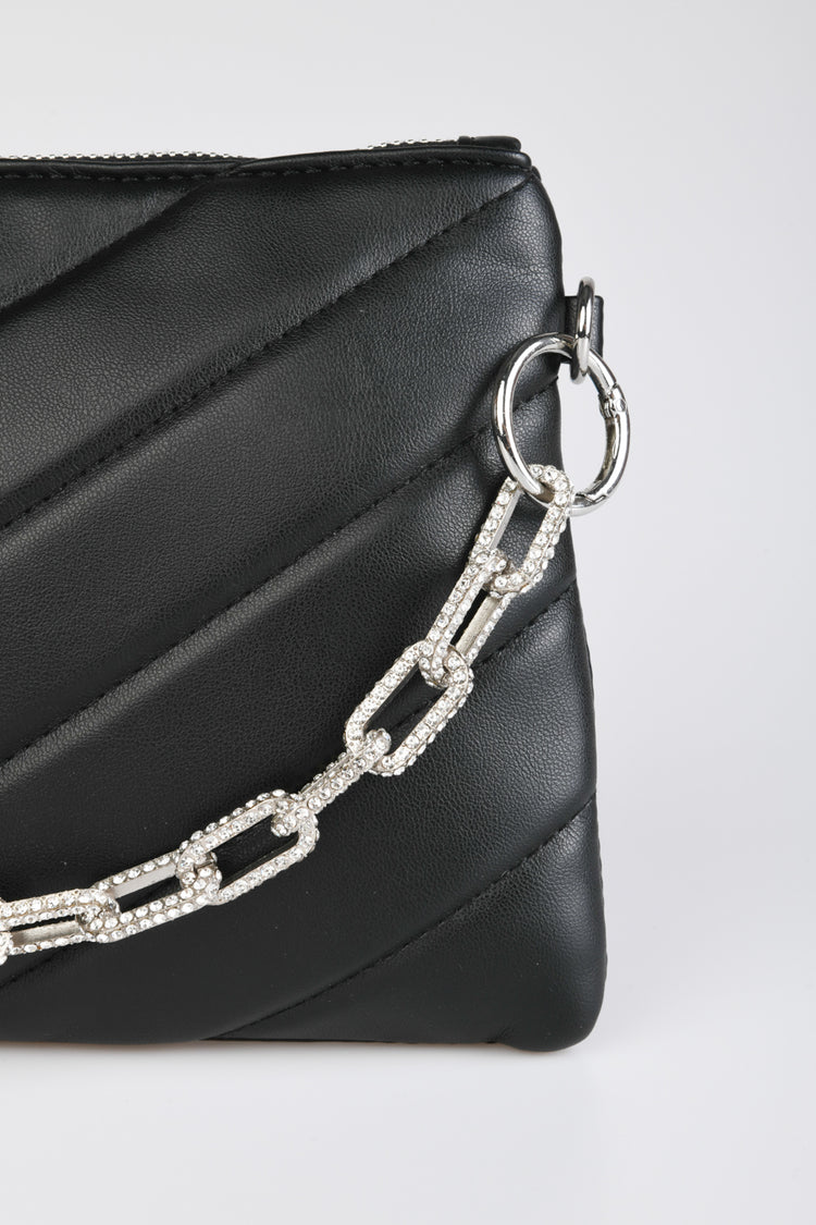Clutch trapuntata con catena in strass