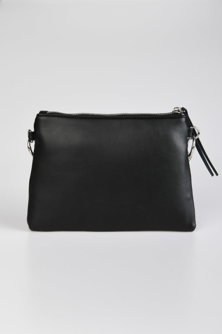 Clutch trapuntata con catena in strass