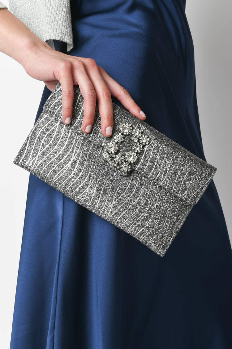 Pochette con fibbia gioiello