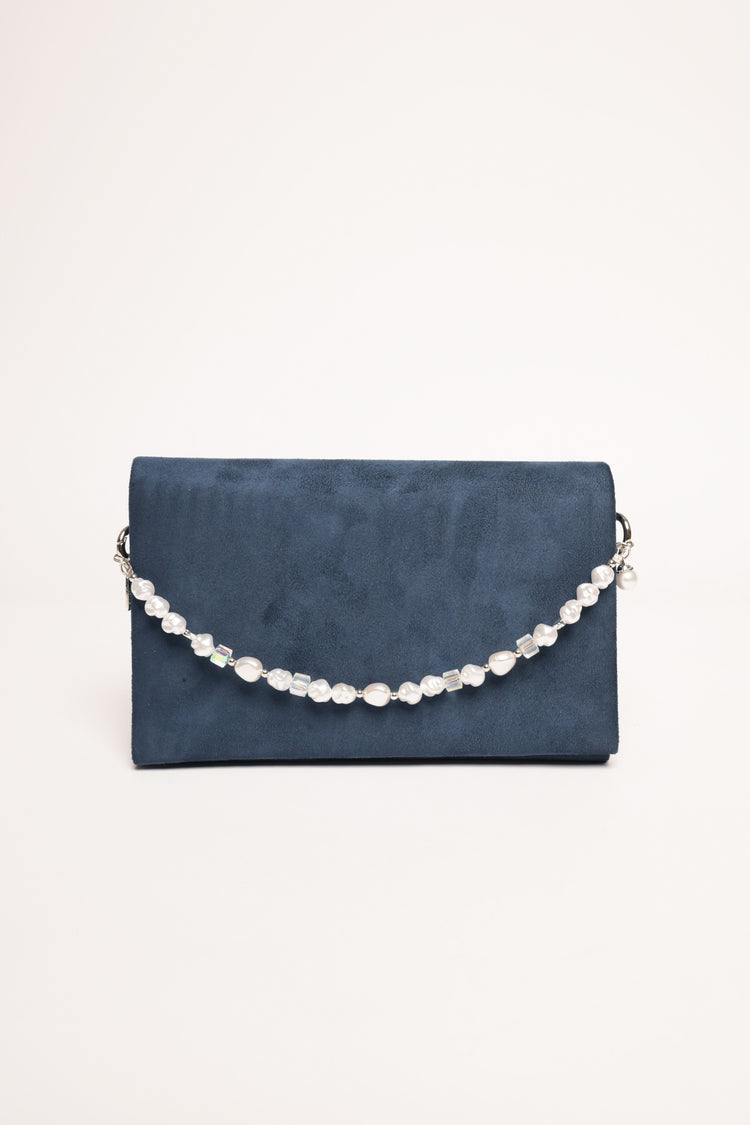 Pochette in faux suede con manico-gioiello