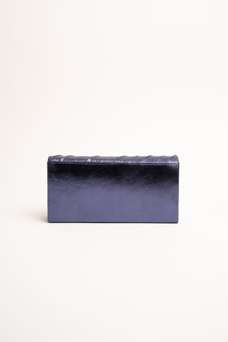 Pochette blu a pieghe diagonali