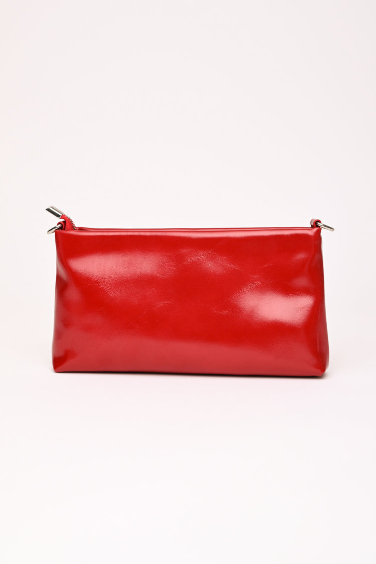 Pochette in vernice con borchie