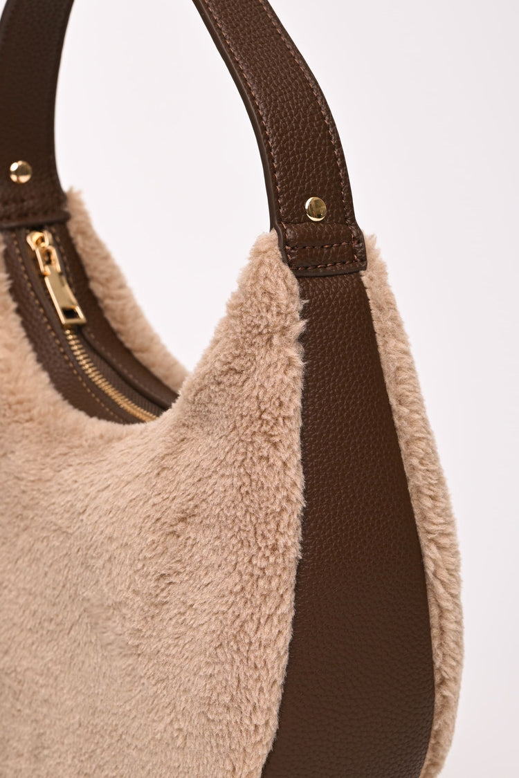 Borsa hobo in faux fur