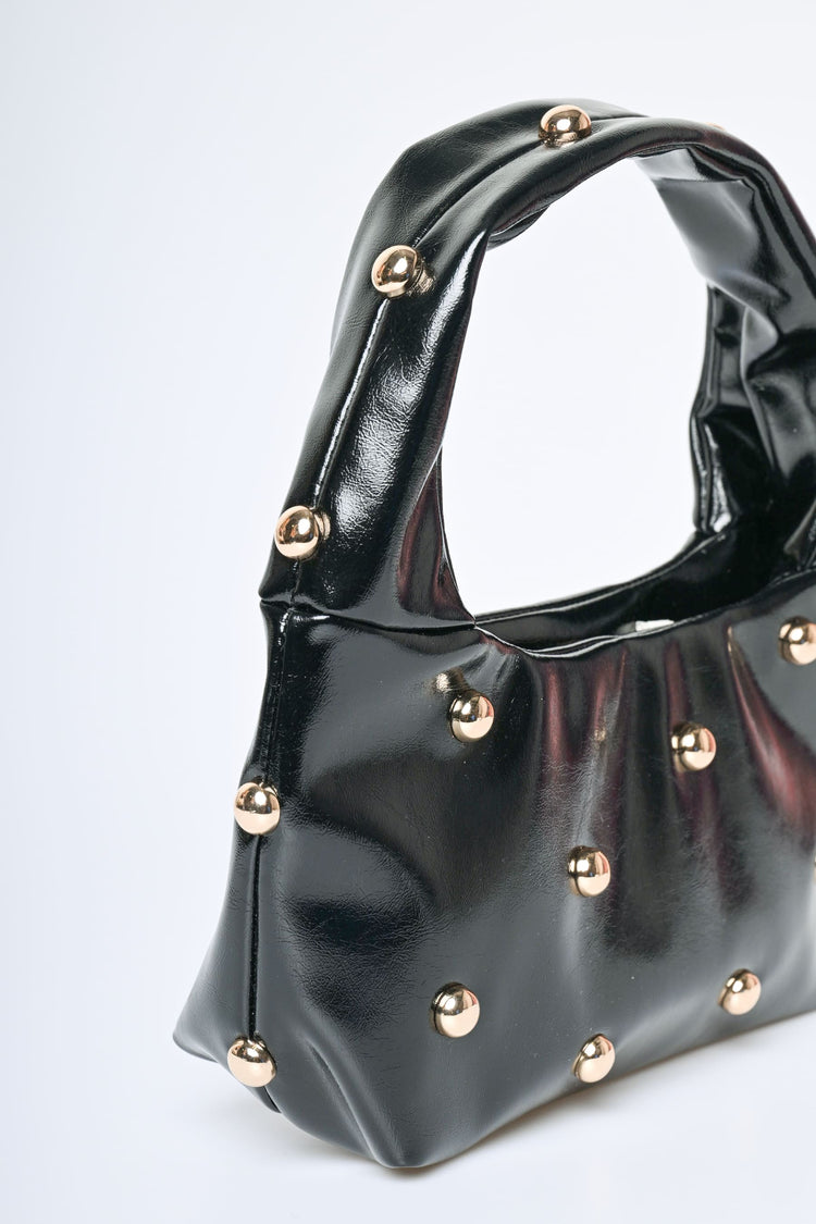 Borsa piccola a mezzaluna con borchie
