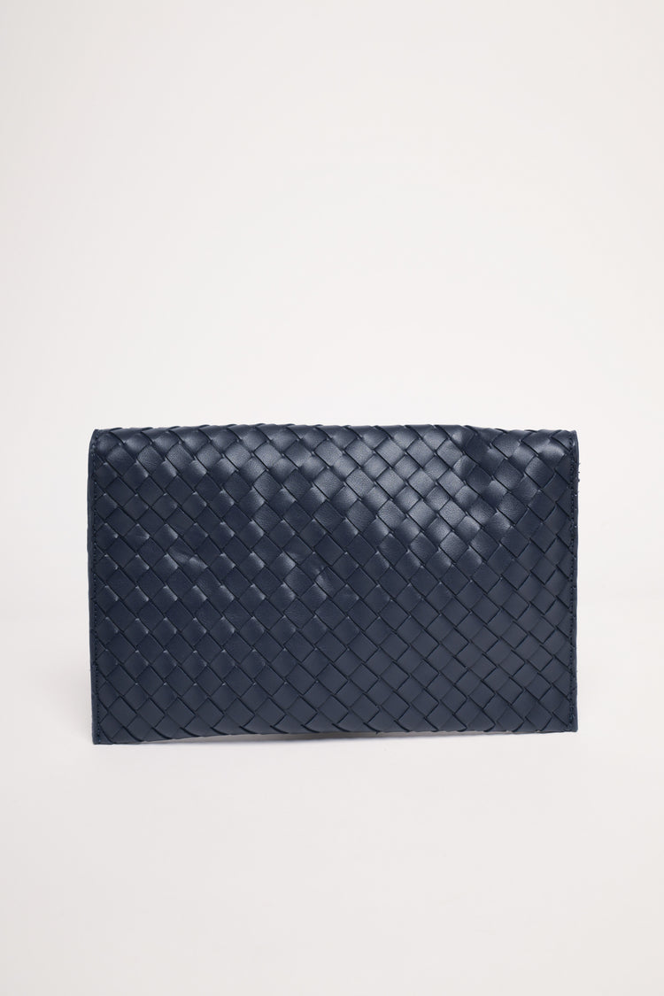 Pochette in similpelle intrecciata blu