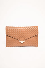 Pochette in similpelle intrecciata cammello