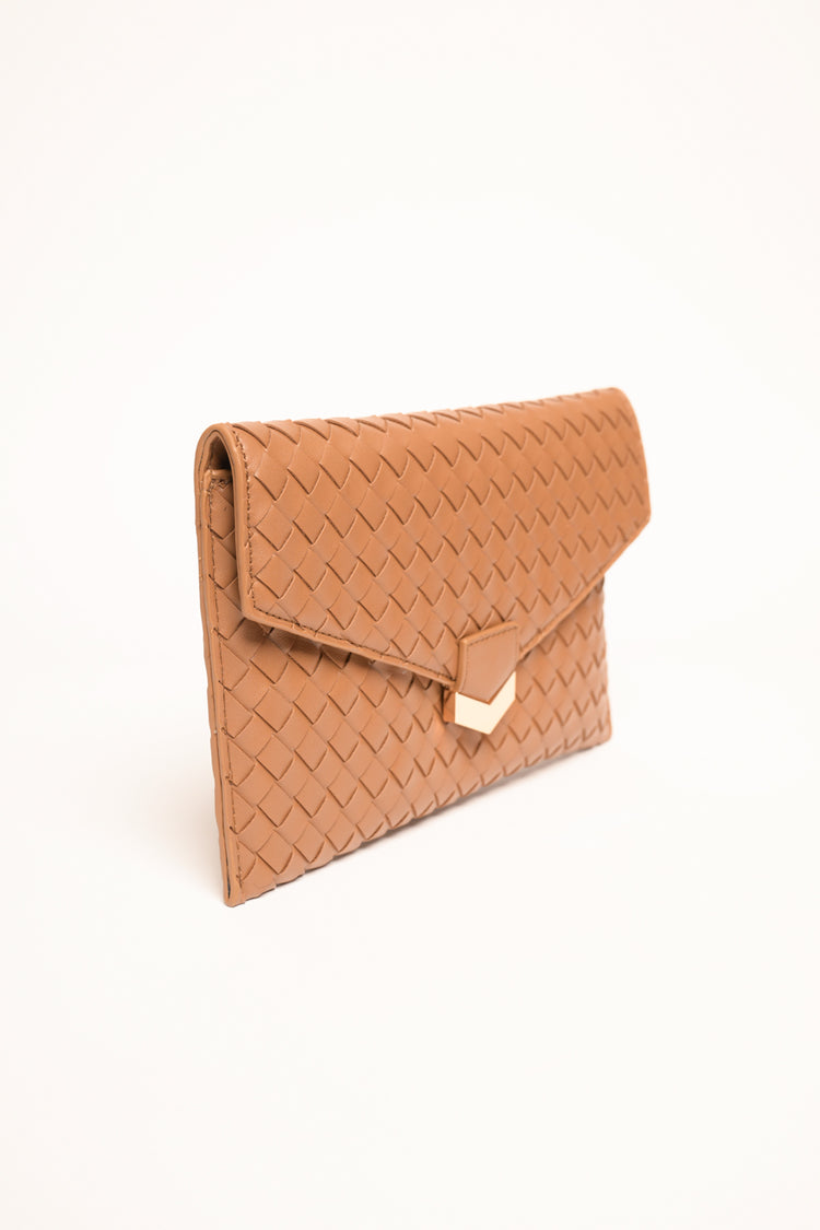 Pochette in similpelle intrecciata cammello