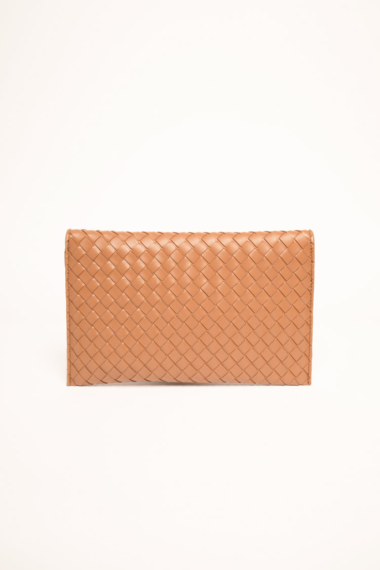 Pochette in similpelle intrecciata cammello