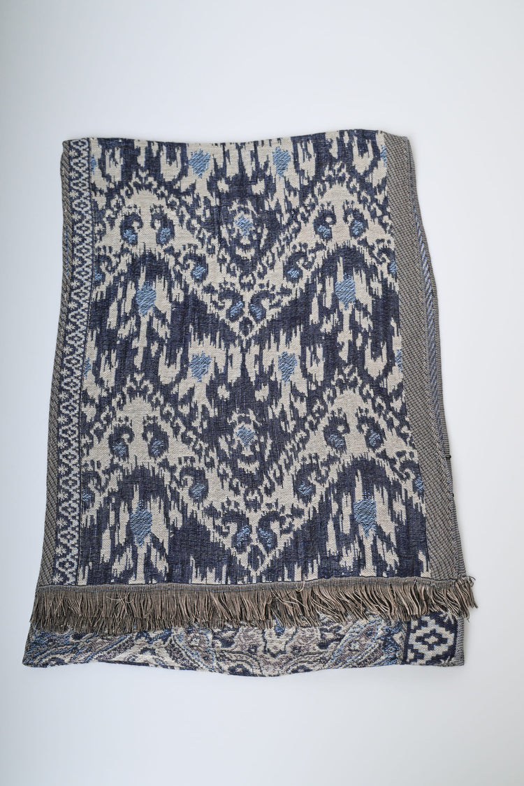 Sciarpa in jacquard a motivo etnico
