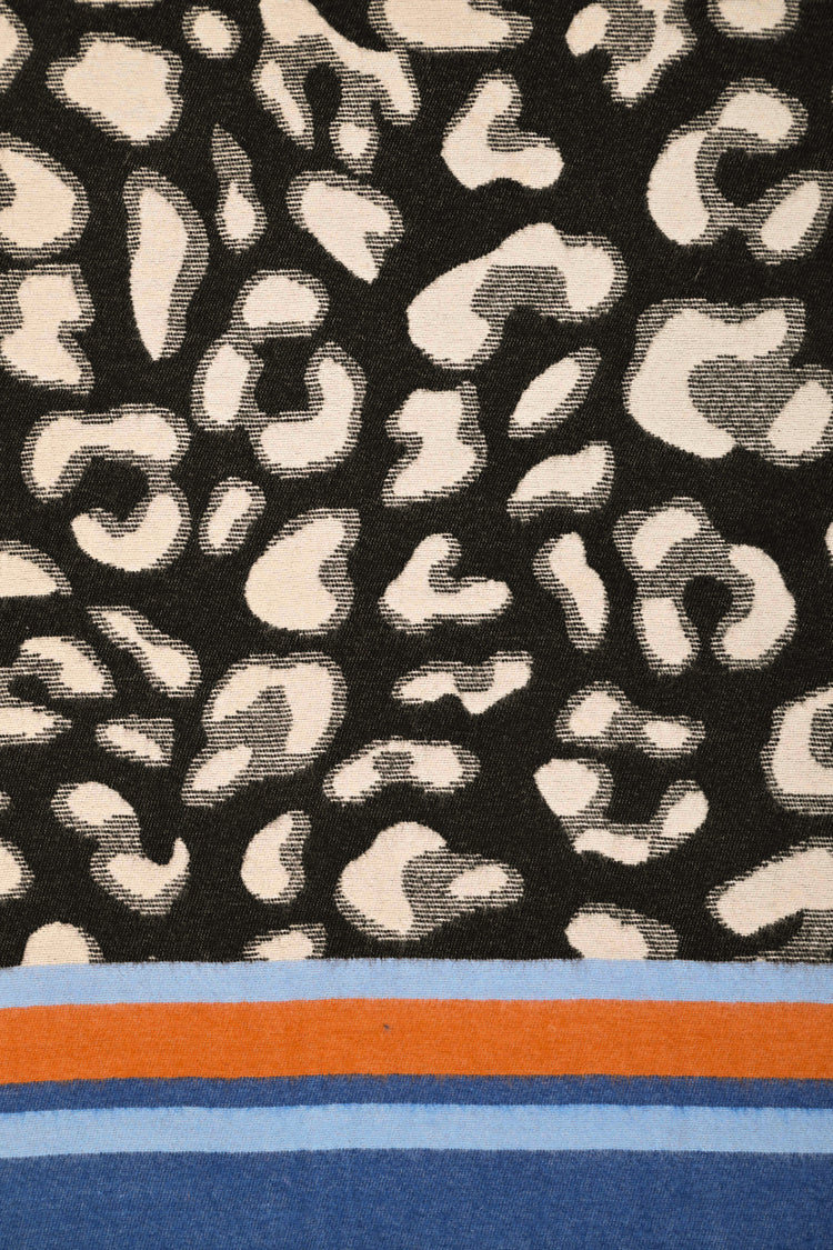 Sciarpa in jacquard leopardato