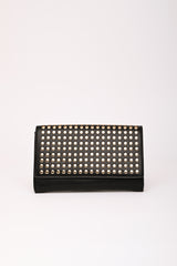 Pochette in similpelle nera con borchie piatte
