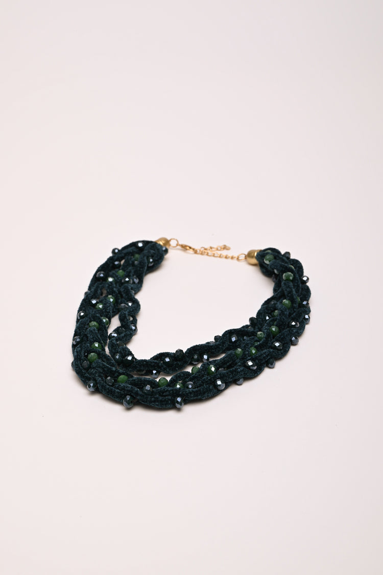 Collana a fili intrecciati con perline