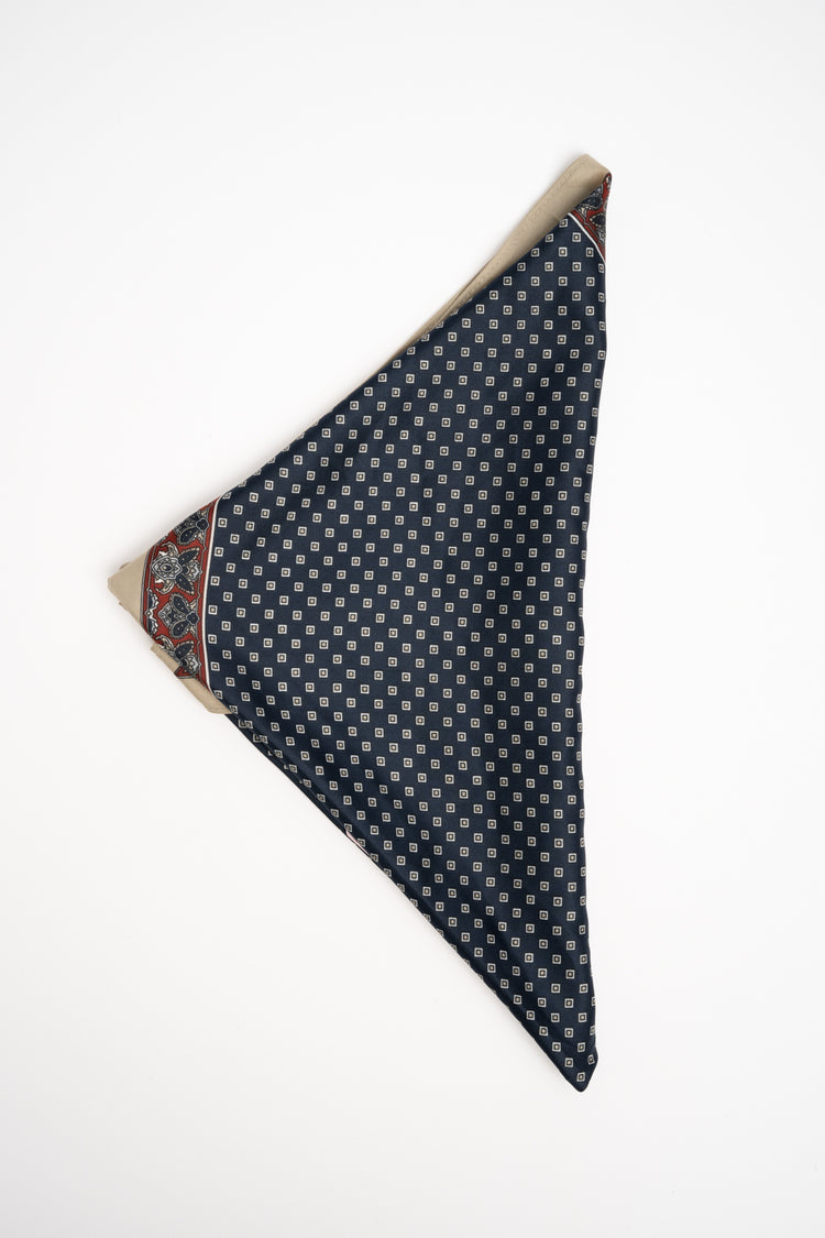 Foulard in raso blu a stampa geometrica