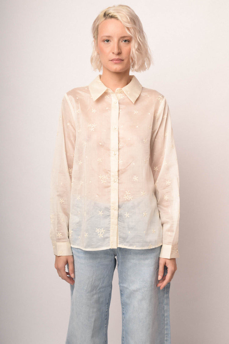 Camicia in mussola avorio con ricami floreali