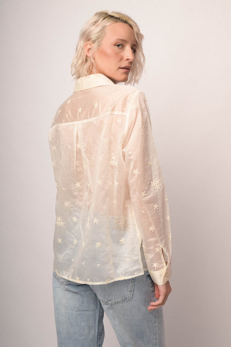 Camicia in mussola avorio con ricami floreali